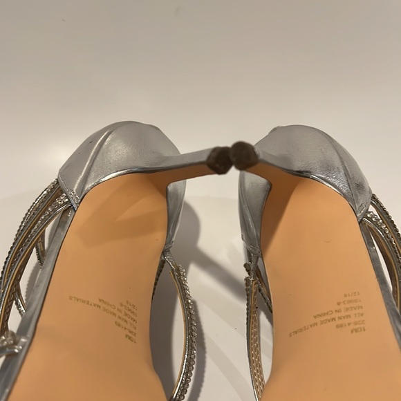 L Miller silver pump - Picture 13 of 16